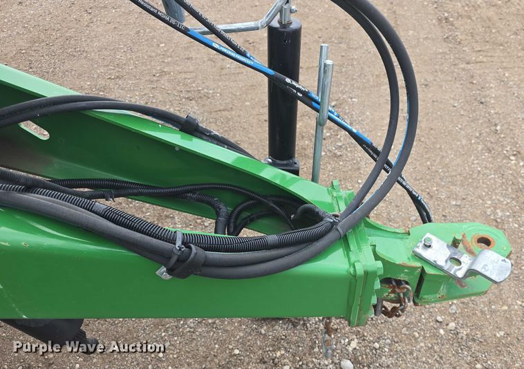 image for item EF3517 2020 John Deere 560R Premium round baler