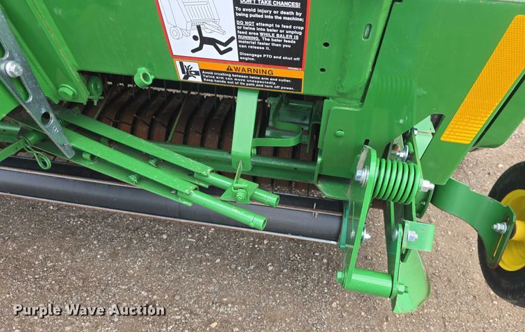image for item EF3517 2020 John Deere 560R Premium round baler
