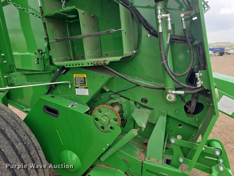 image for item EF3517 2020 John Deere 560R Premium round baler