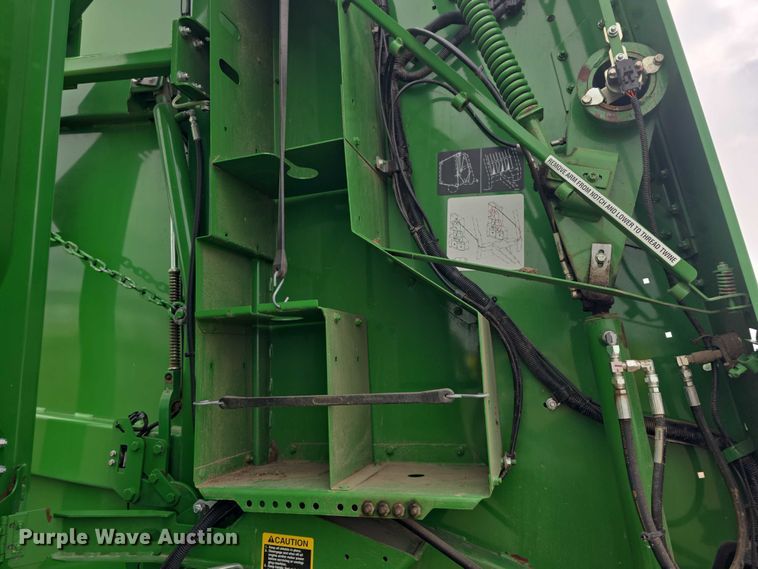 image for item EF3517 2020 John Deere 560R Premium round baler