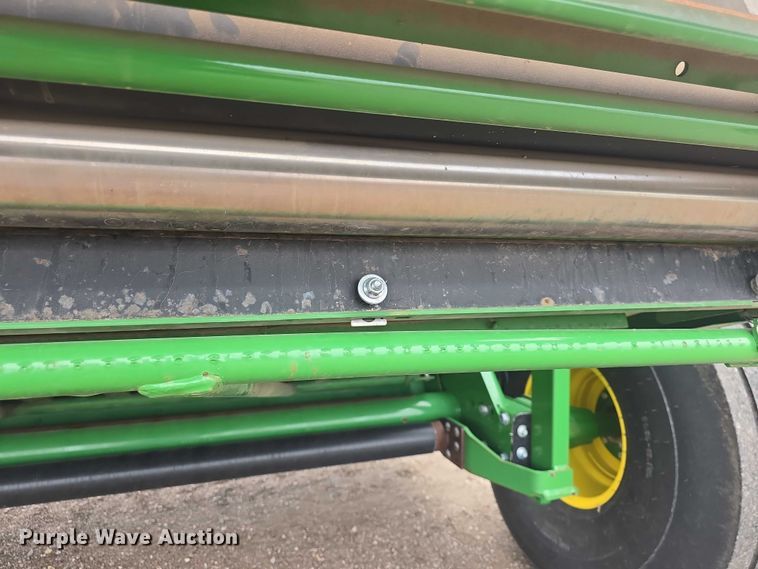 image for item EF3517 2020 John Deere 560R Premium round baler