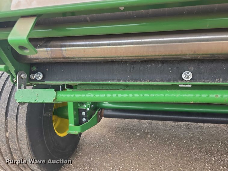 image for item EF3517 2020 John Deere 560R Premium round baler