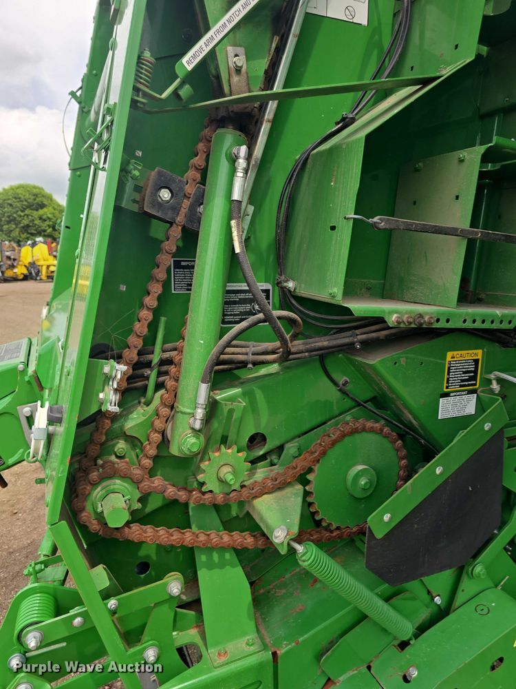 image for item EF3517 2020 John Deere 560R Premium round baler