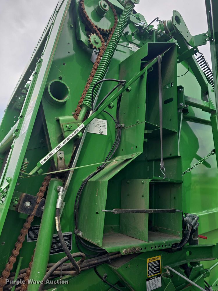 image for item EF3517 2020 John Deere 560R Premium round baler