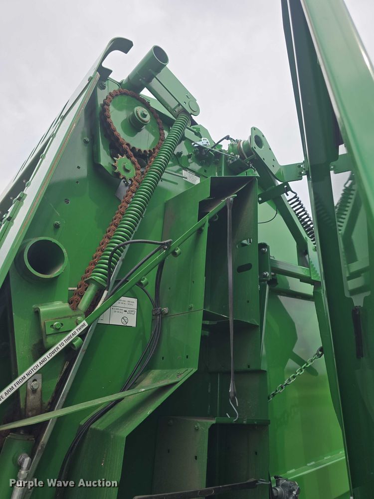 image for item EF3517 2020 John Deere 560R Premium round baler