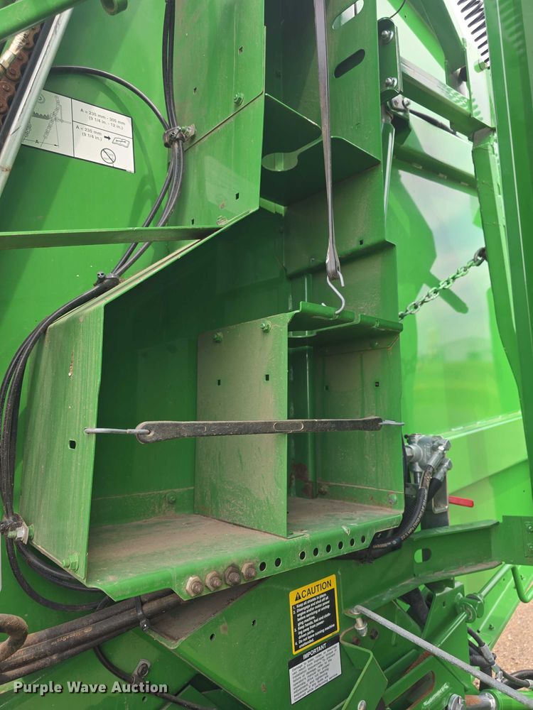 image for item EF3517 2020 John Deere 560R Premium round baler