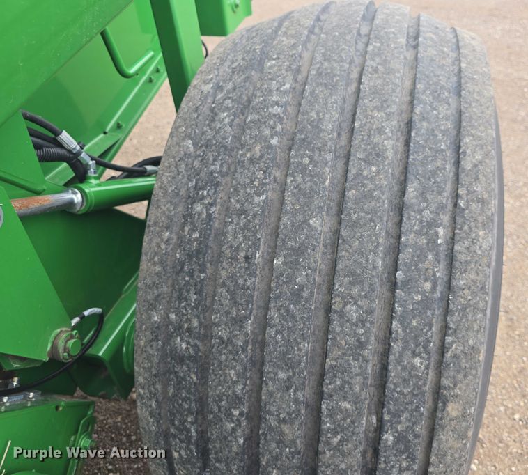 image for item EF3517 2020 John Deere 560R Premium round baler