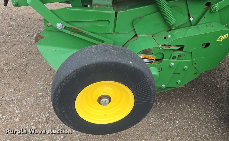 image for item EF3517 2020 John Deere 560R Premium round baler