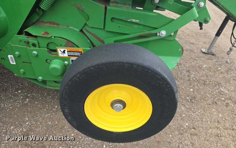 image for item EF3517 2020 John Deere 560R Premium round baler