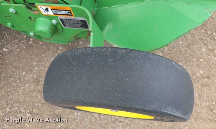 image for item EF3517 2020 John Deere 560R Premium round baler