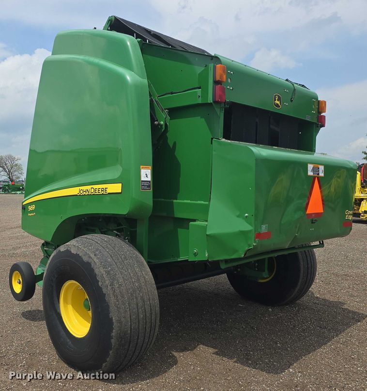 image for item EF3518 2014 John Deere 569 Premium round baler
