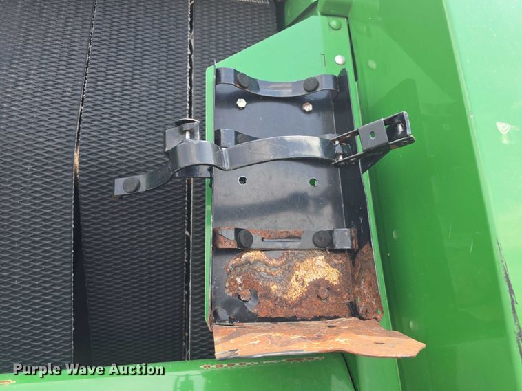 image for item EF3518 2014 John Deere 569 Premium round baler