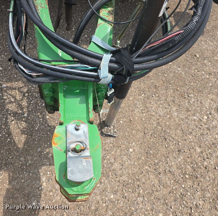 image for item EF3518 2014 John Deere 569 Premium round baler