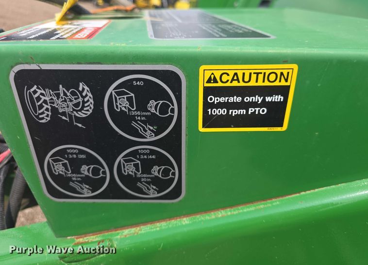 image for item EF3518 2014 John Deere 569 Premium round baler