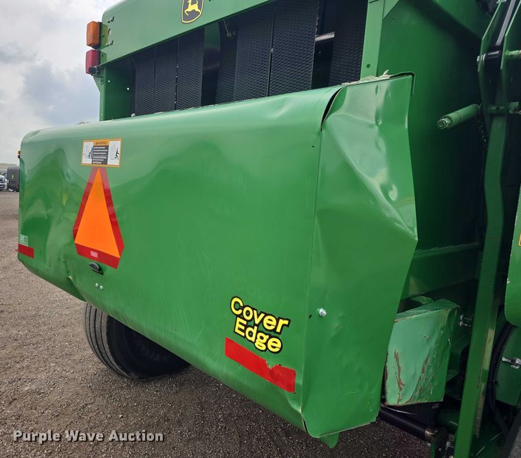 image for item EF3518 2014 John Deere 569 Premium round baler