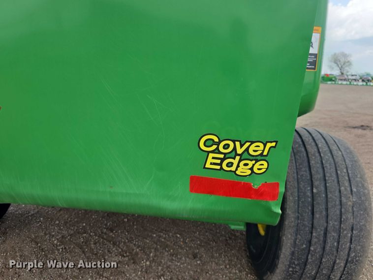 image for item EF3518 2014 John Deere 569 Premium round baler