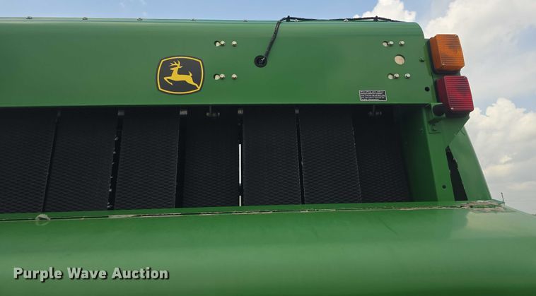 image for item EF3518 2014 John Deere 569 Premium round baler