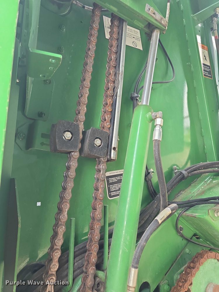 image for item EF3518 2014 John Deere 569 Premium round baler