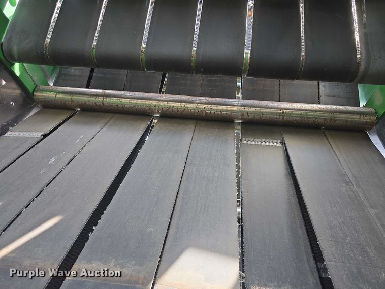 image for item EF3518 2014 John Deere 569 Premium round baler