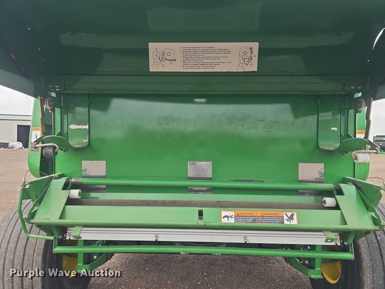 image for item EF3518 2014 John Deere 569 Premium round baler