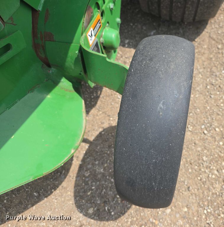 image for item EF3518 2014 John Deere 569 Premium round baler