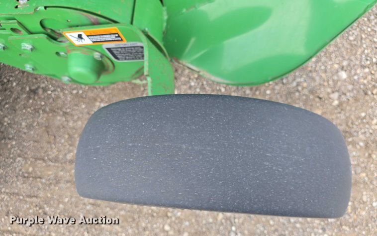 image for item EF3518 2014 John Deere 569 Premium round baler