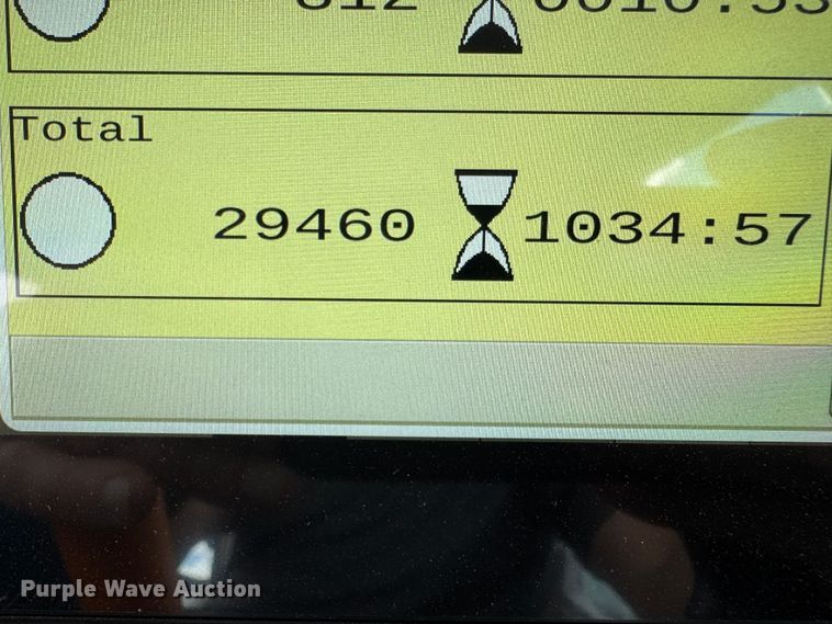 image for item EF3518 2014 John Deere 569 Premium round baler