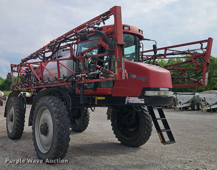 image for item EJ0028 2011 Case Patriot 4420 sprayer