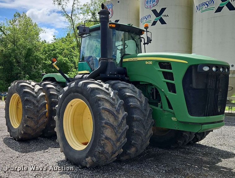 image for item EJ0030 2003 John Deere 9430 4WD tractor