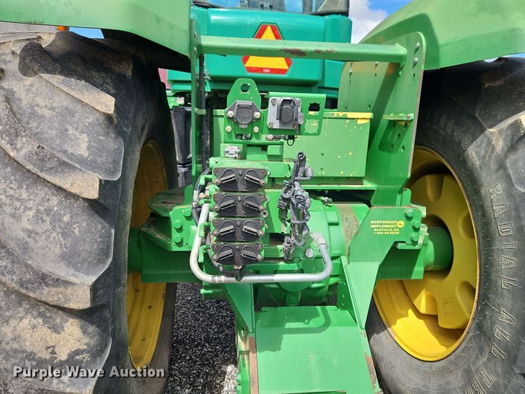 image for item EJ0030 2003 John Deere 9430 4WD tractor