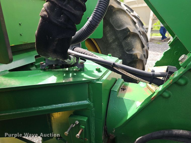 image for item EJ0030 2003 John Deere 9430 4WD tractor