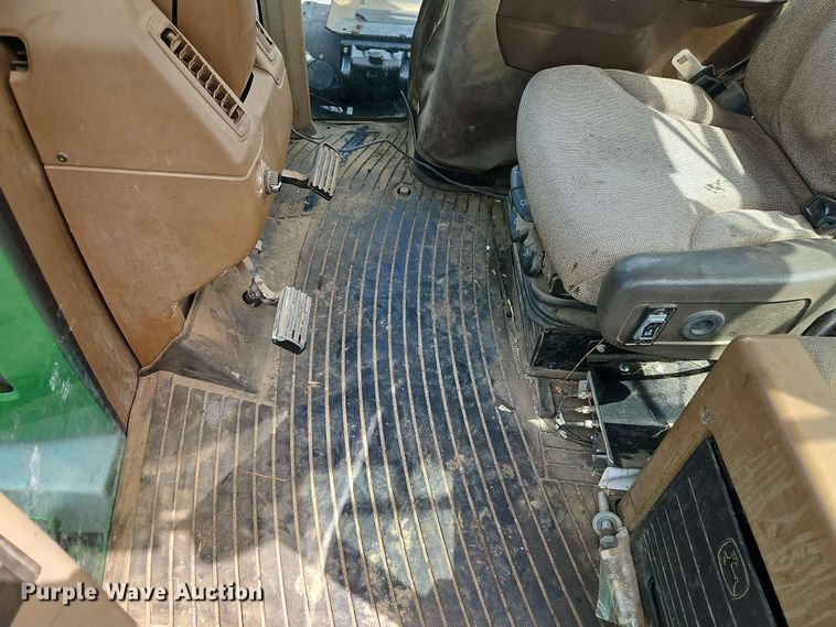 image for item EJ0030 2003 John Deere 9430 4WD tractor