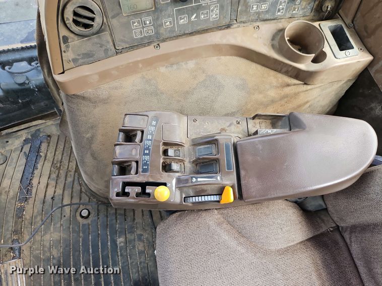 image for item EJ0030 2003 John Deere 9430 4WD tractor