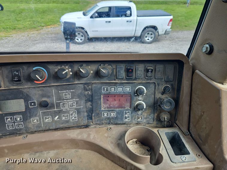 image for item EJ0030 2003 John Deere 9430 4WD tractor