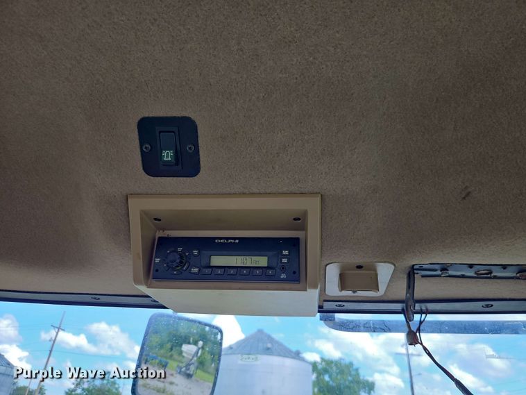 image for item EJ0030 2003 John Deere 9430 4WD tractor