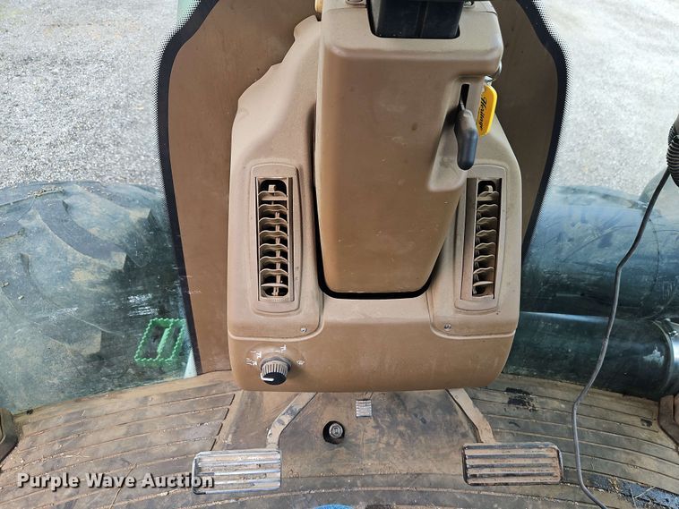 image for item EJ0030 2003 John Deere 9430 4WD tractor