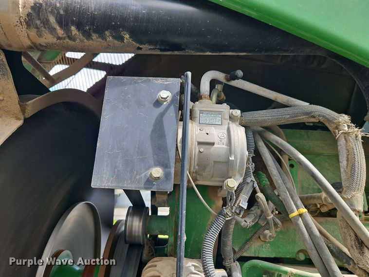 image for item EJ0030 2003 John Deere 9430 4WD tractor