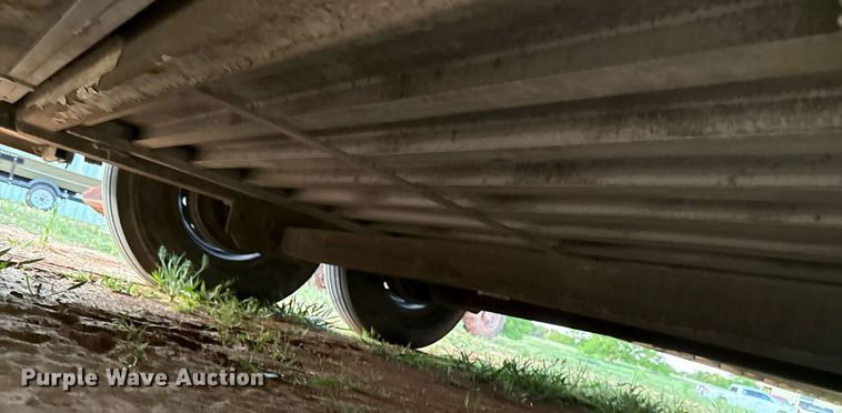 image for item EJ4555 2001 Sundowner horse trailer