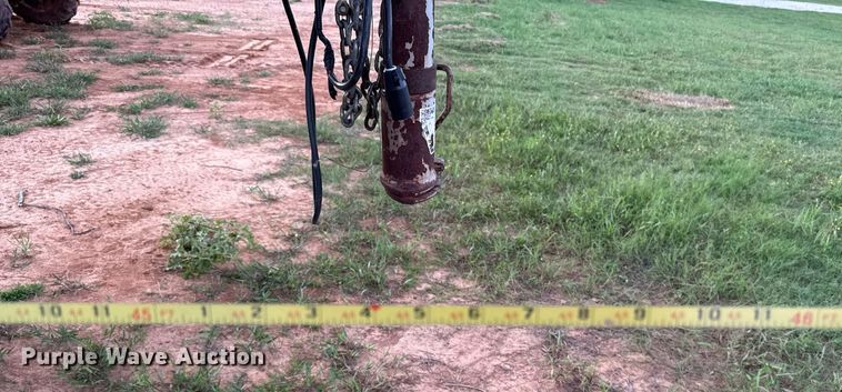 image for item EJ4555 2001 Sundowner horse trailer