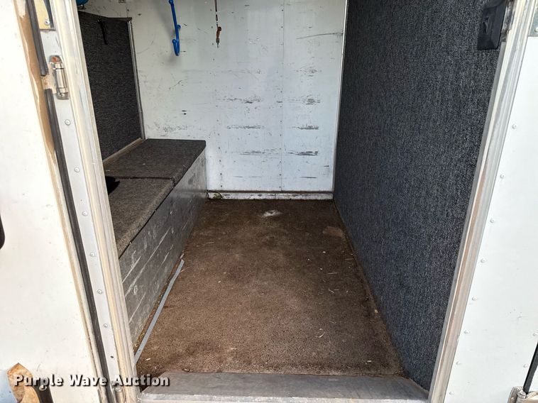 image for item EJ4555 2001 Sundowner horse trailer