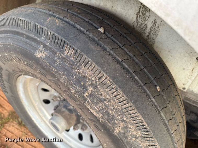 image for item EJ4555 2001 Sundowner horse trailer