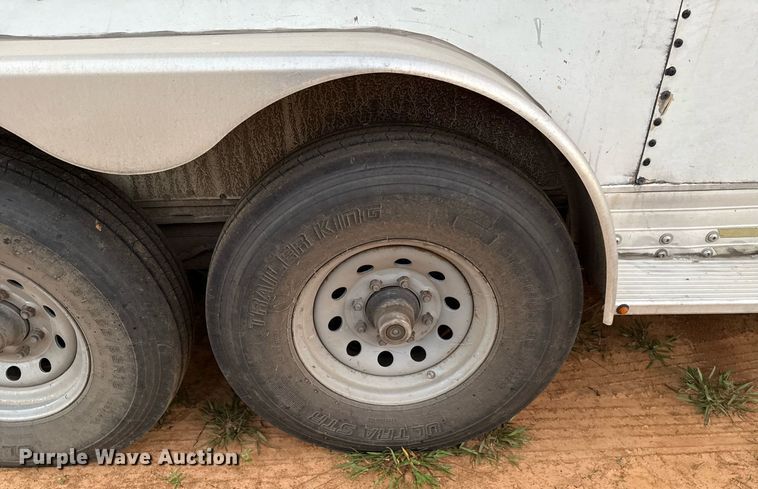 image for item EJ4555 2001 Sundowner horse trailer