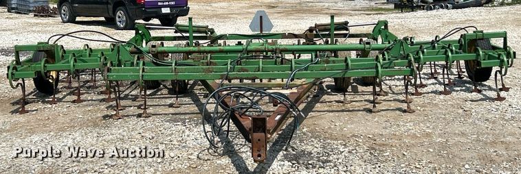 image for item EK8052 John Deere 940 field cultivator