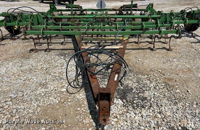 image for item EK8052 John Deere 940 field cultivator