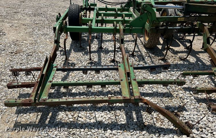 image for item EK8052 John Deere 940 field cultivator