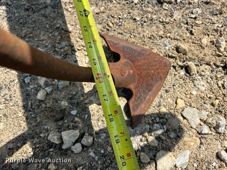 image for item EK8052 John Deere 940 field cultivator