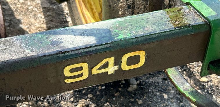 image for item EK8052 John Deere 940 field cultivator