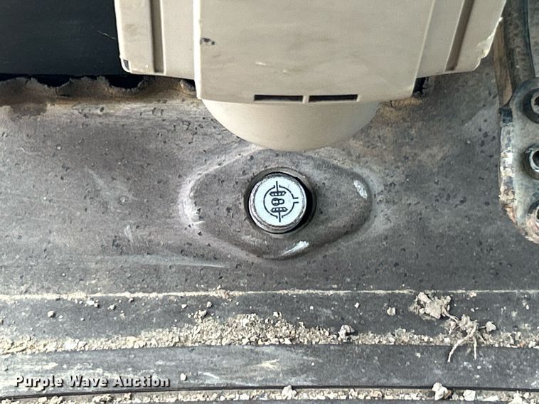 image for item EK8055 2009 John Deere 6420 tractor