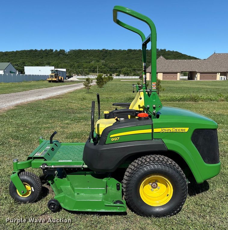 image for item EL2087 2010 John Deere 997 ZTR lawn mower