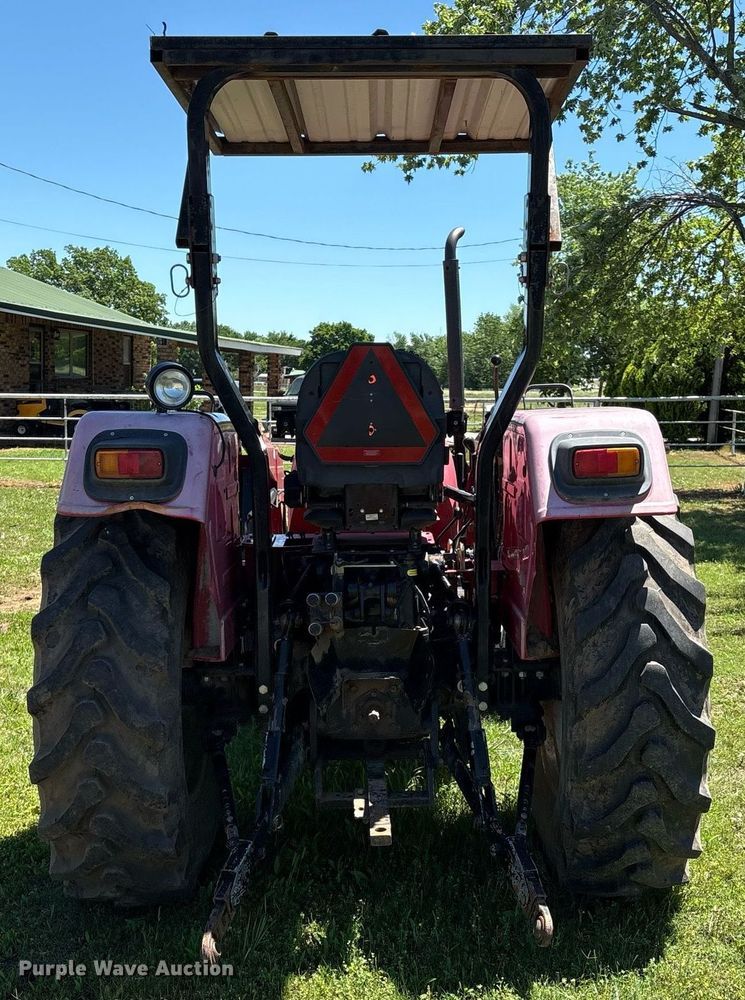 image for item EL2089 2017 Mahindra 5570 tractor